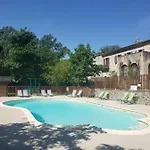 Le Moulin D'onclaire Et D'hotes Bed & Breakfast 3*