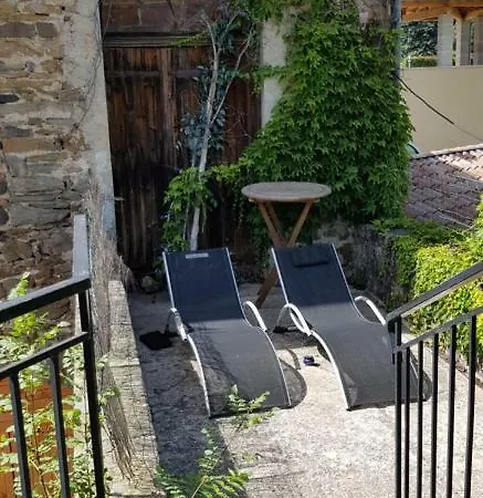 Le Moulin D'onclaire Et D'hotes Bed & Breakfast 3*