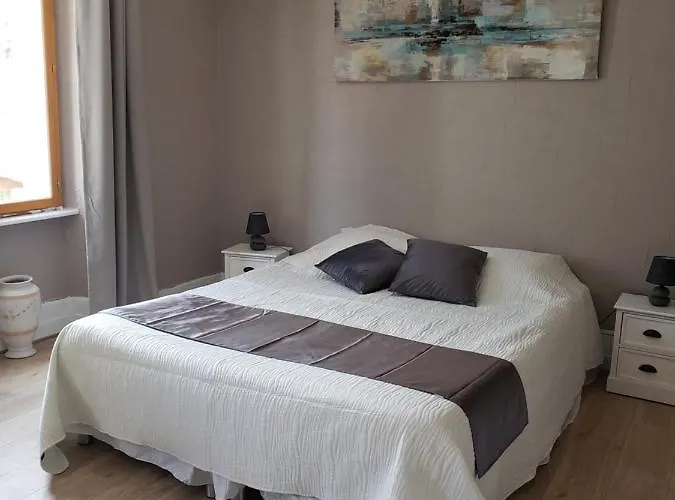 Le Moulin D'onclaire Et D'hotes Bed & Breakfast